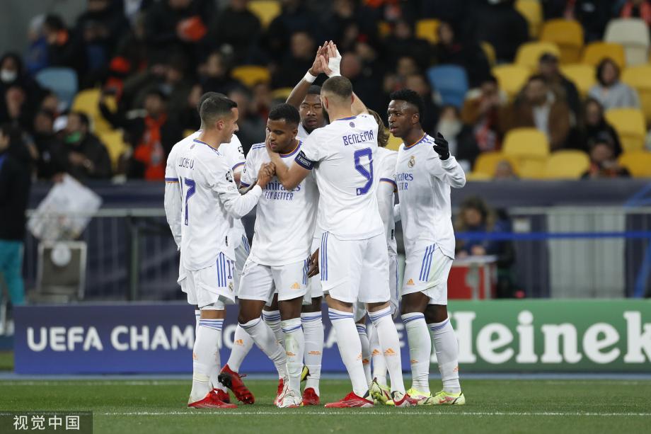 球迷支持以 球迷支持以