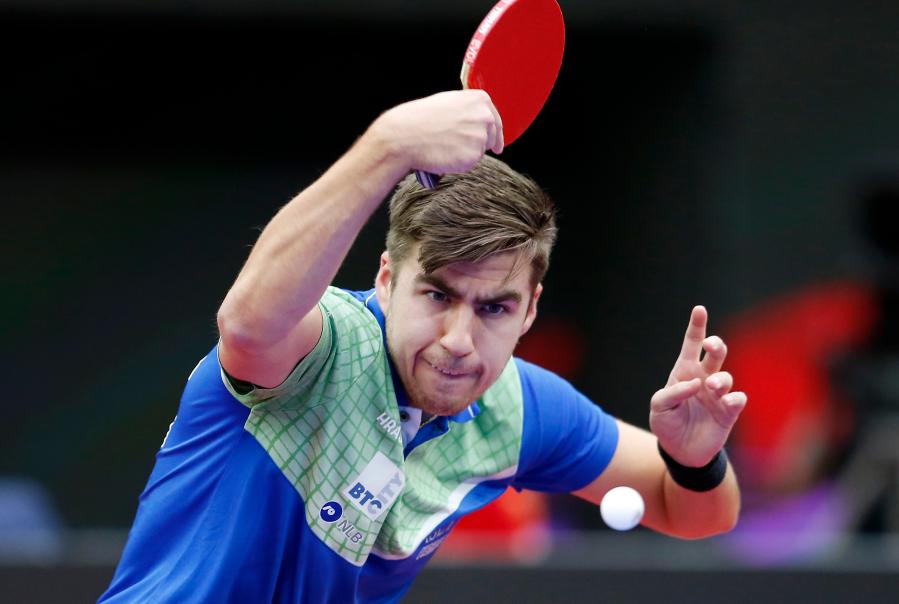 比与球迷争 比与球迷争